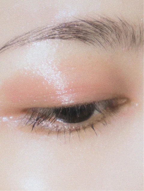 TIPS FOR CARING FOR THE SENSITIVE SKIN AROUND THE EYES